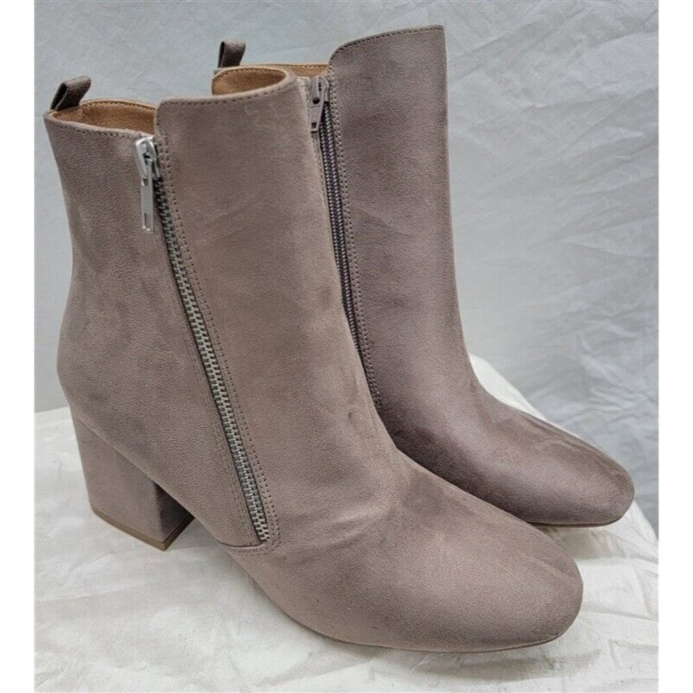 NWOT Report 8 Faux Suede Double Zip Gray Booties Ankle Boots 116979